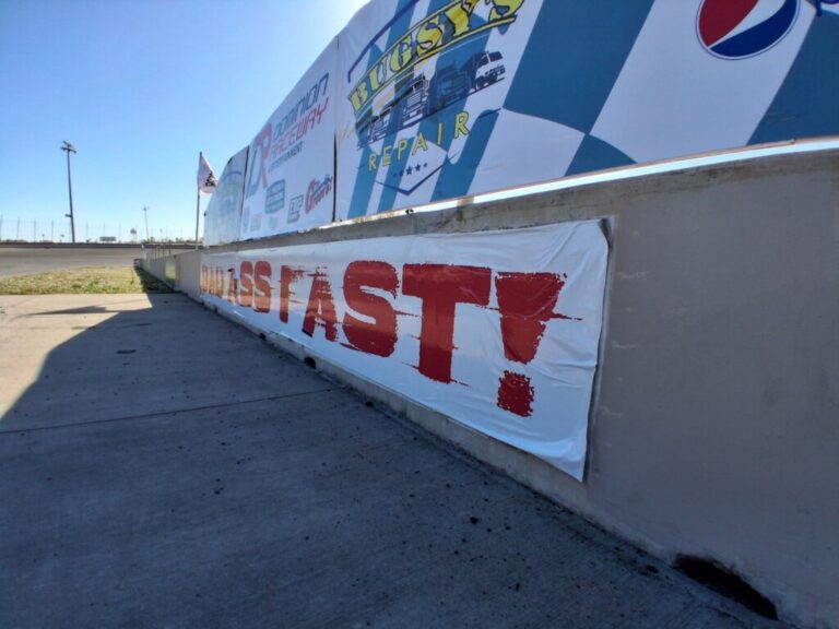 Henriksen and Kinzer Reign Supreme in Fiery Night at Dominion